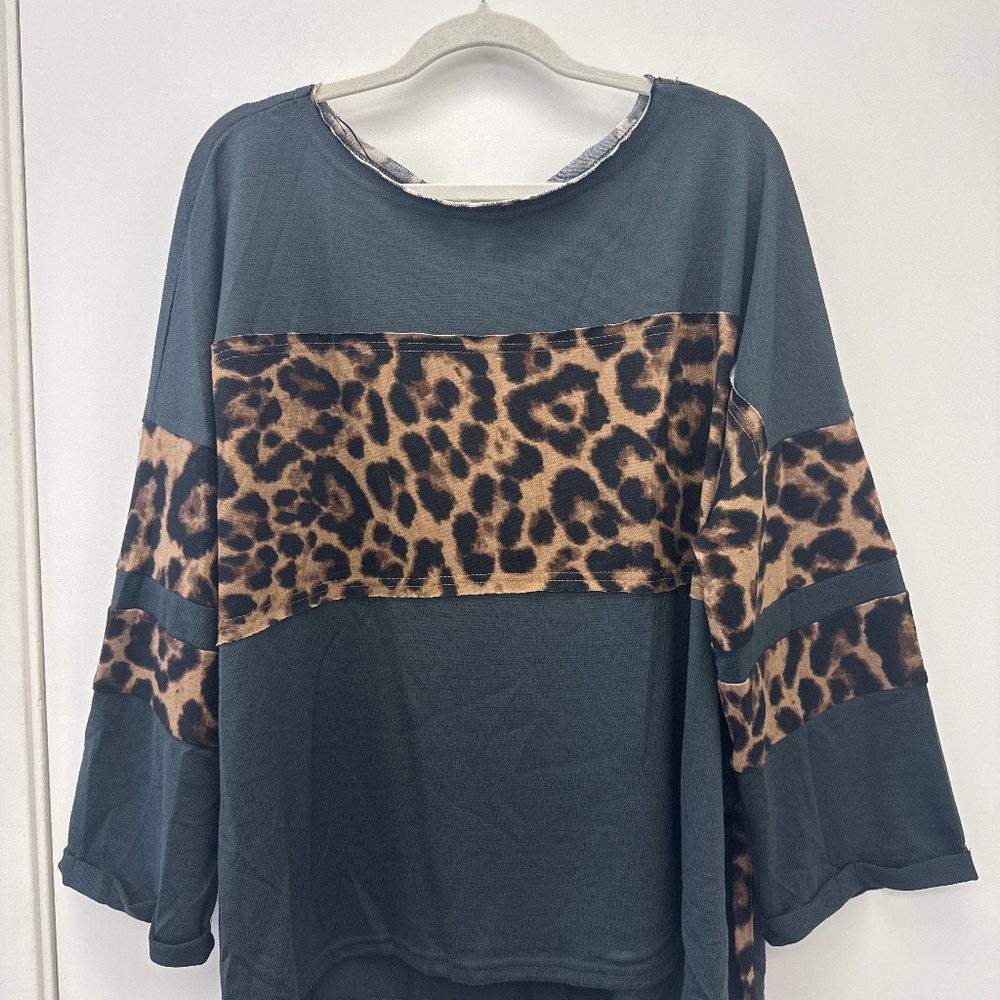 13. Umgee oversized Medium Leopard Print Women's Sweatshirt - Black and Brown - Picture 1 of 4